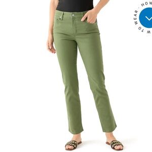 Crown & Ivy Colored Jeans in orbit Green. NWT -retail 69.50